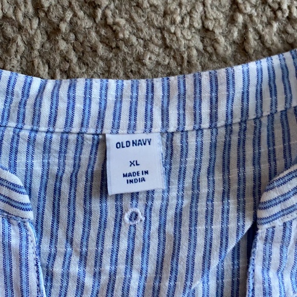 Old Navy Pinstripe Cotton Top - Picture 6 of 6